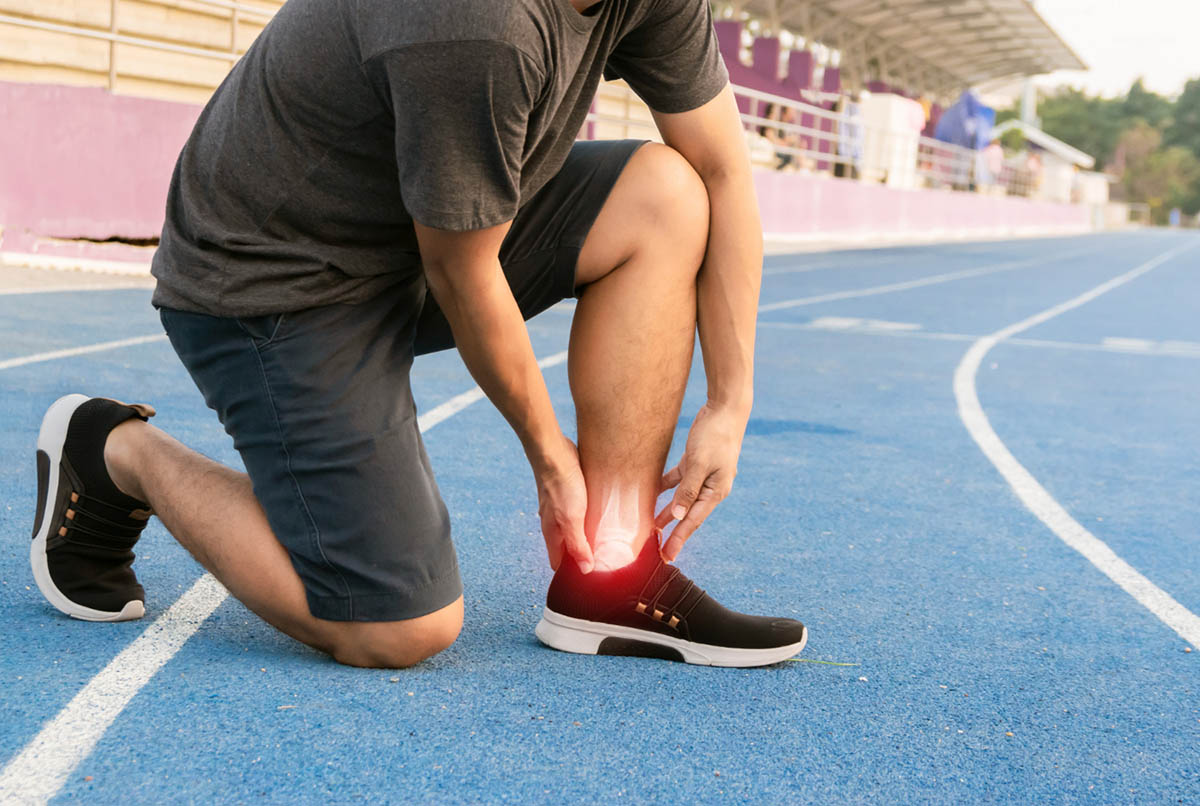 High Ankle Sprain: Symptoms, Causes and How to Treat It
